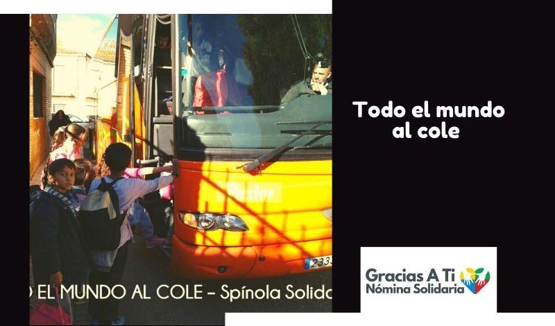 Imagen de niños subiendo a un autobús escolar 