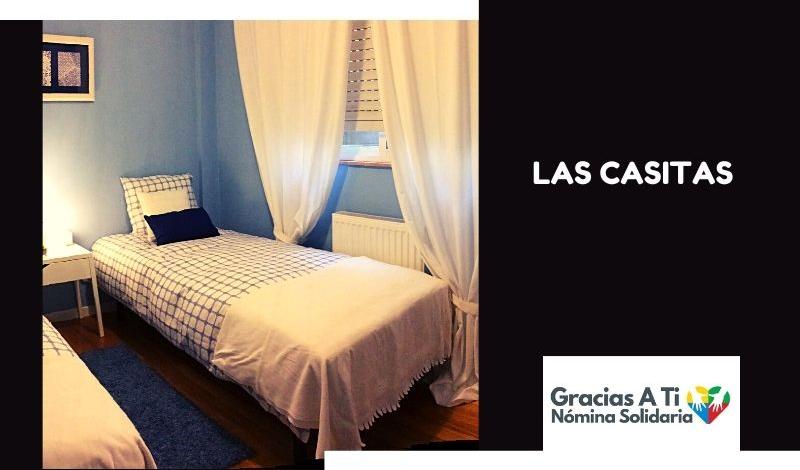 En la imagen se ve un dormitorio de dos camas, preparado para alojar a las familias de los niños hospitalizados en el CHUS.