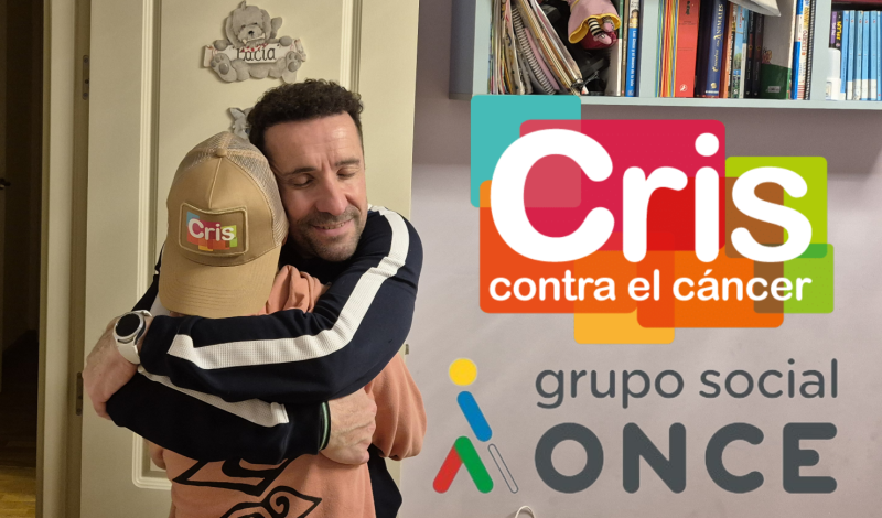 Un padre trabajador del grupo abraza a su hija después de superar una leucemia gracias a la investigación en terapias avanzadas de CRIS contra el Cáncer